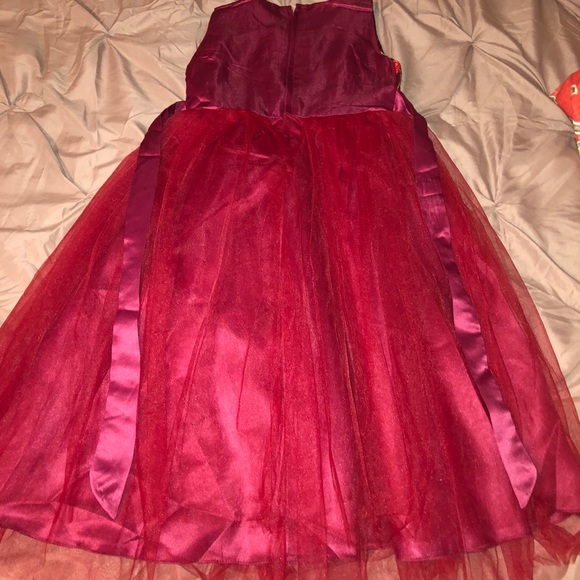 Bnwot burgundy formal girls dress - Picture 3 of 5